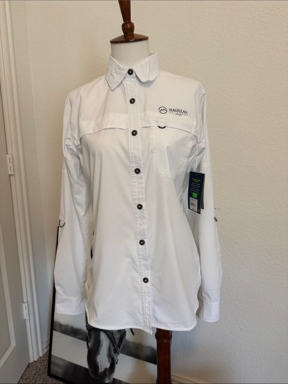 Magellan Outdoors White Button-Front Performance Shirt